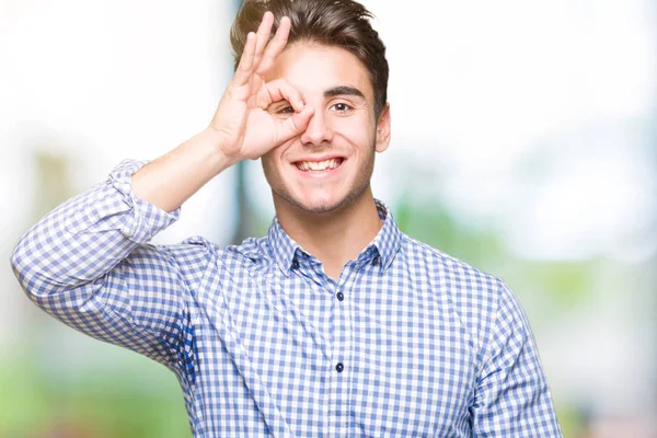 Jonge Knappe Zakenman Geïsoleerde Achtergrond Doen Gebaar Met Hand Glimlachen — Stockfoto