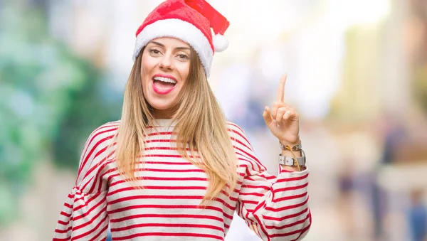 Jeune Belle Femme Portant Chapeau Noël Sur Fond Isolé Pointant — Photo