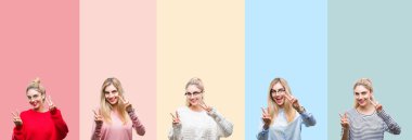 Genç güzel sarışın kadın canlı renkli vintage izole arka kamera zafer işareti yapıyor parmak gösteren seyir gülümseyen yüzünden kolaj. İki numaralı.