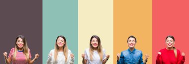 Kolaj renkli vintage izole arka plan başarı ile silah için heyecanlı genç güzel kadın bir zafer kutluyor gülümseyen kaldırdı. Kazanan kavramı.