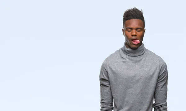 Молодий Афроамериканець Людиною Над Ізольованих Фон Показати Язика Out Задоволений — стокове фото