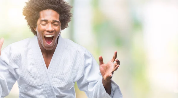 Afro Amerikalı Adam Kızgın Silah Ile Başarı Için Deli Kutluyor — Stok fotoğraf