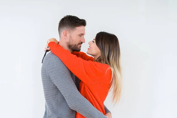 Belo Jovem Casal Apaixonado Beijando Abraçando Outro Relação Romântica — Fotografia de Stock