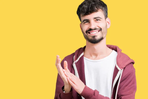 Zole Genç Yakışıklı Adam Arka Plan Clapping Mutlu Neşeli Gururlu — Stok fotoğraf