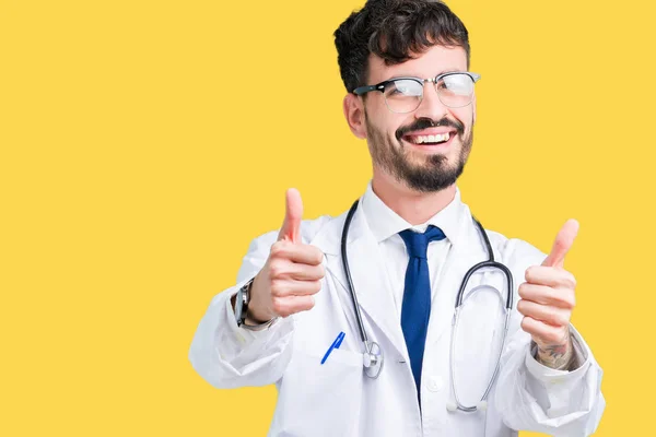 Young Doctor Man Wearing Hospital Coat Isolated Background Approving Doing — Stock Photo, Image