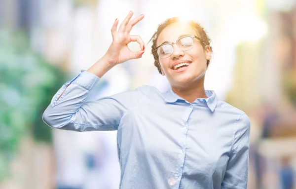 Young Gevlochten Haar Afrikaanse Amerikaanse Bedrijfsleven Meisje Bril Geïsoleerde Achtergrond — Stockfoto