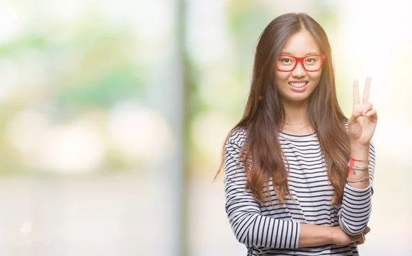 Jovem Mulher Asiática Usando Óculos Sobre Fundo Isolado Sorrindo Com — Fotografia de Stock