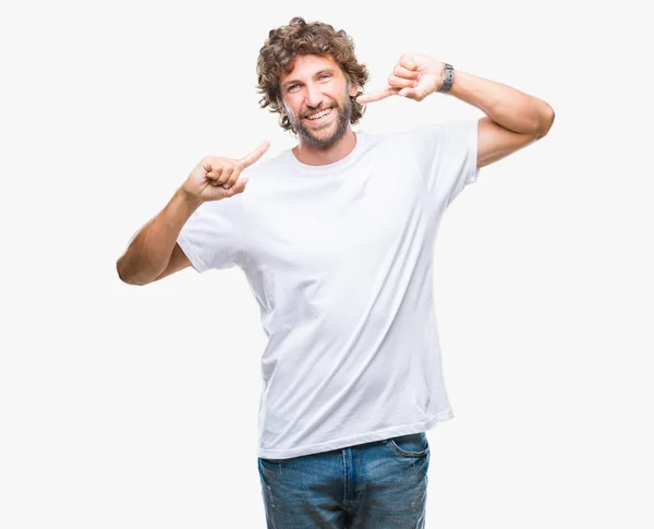 Bonito Homem Modelo Hispânico Sobre Fundo Isolado Sorrindo Confiante Mostrando — Fotografia de Stock