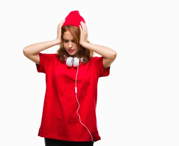 Young Beautiful Hipster Woman Isolated Background Wearing Headphones Cap Suffering — Stock Photo, Image