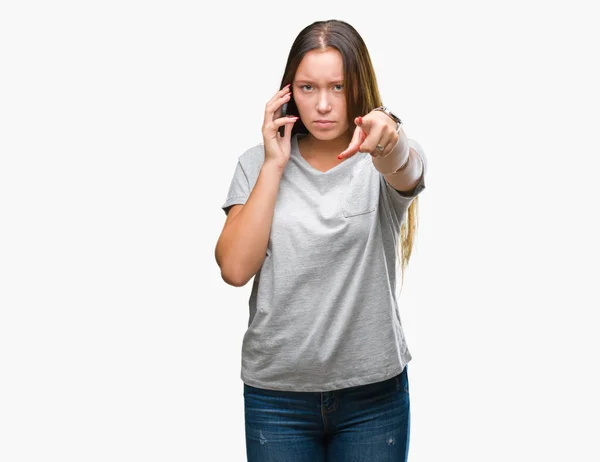 Giovane Bella Donna Caucasica Che Parla Smartphone Sfondo Isolato Puntando — Foto Stock