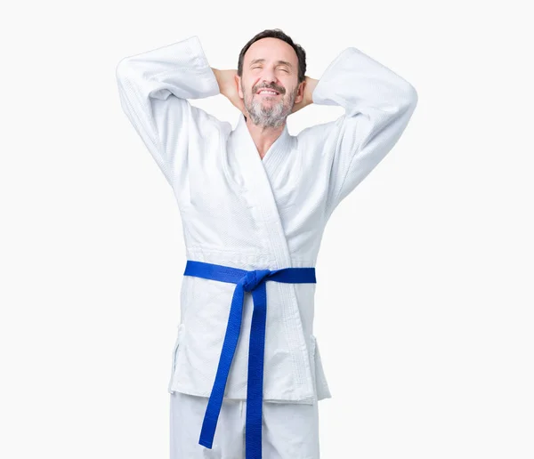 Stilig Medelåldern Senior Mannen Bär Kimono Enhetliga Över Isolerade Bakgrund — Stockfoto