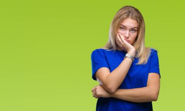 İzole arka plan düşünme seyir üzerinde genç kafkas kadın yorgun ve sıkılmış çapraz silah depresyon sorunları ile.