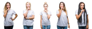Kolaj Grubu'nun dudaklarında parmak ile sessiz olmanı izole arka plan üzerinde rahat beyaz t-shirt giyen güzel bir kadın. Sessizlik ve gizli kavramı.