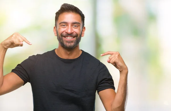 Erwachsener Hispanischer Mann Mit Isoliertem Hintergrund Der Selbstbewusst Mit Einem — Stockfoto