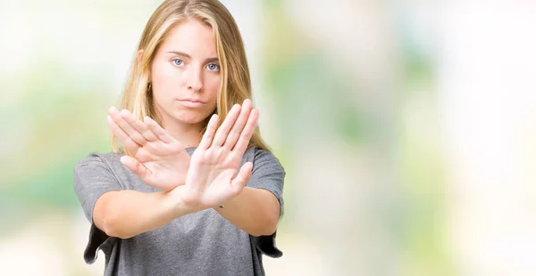 Schöne Junge Frau Trägt Übergroße Lässige Shirt Über Isoliertem Hintergrund — Stockfoto