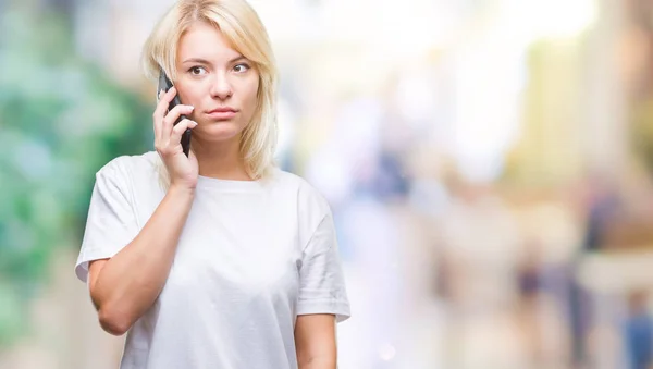 Νέοι Όμορφη Ξανθιά Γυναίκα Κλήσεις Και Μιλάμε Για Smartphone Πέρα — Φωτογραφία Αρχείου