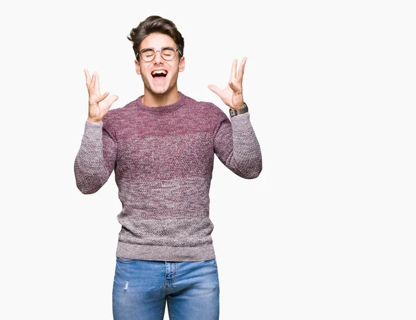 Mladý Pohledný Muž Nosí Brýle Izolované Pozadí Slaví Mad Crazy — Stock fotografie