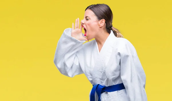 Joven Hermosa Mujer Con Uniforme Kimono Karate Sobre Fondo Aislado — Foto de Stock