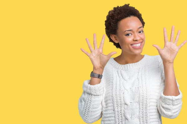 Linda Jovem Afro Americana Vestindo Suéter Sobre Fundo Isolado Mostrando — Fotografia de Stock