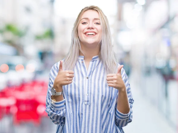 Mladá Blond Žena Nad Izolované Pozadí Úspěch Znamení Dělá Pozitivní — Stock fotografie