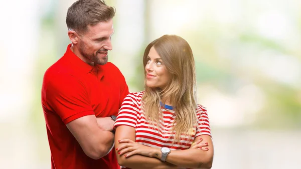 Jovem Casal Apaixonado Por Fundo Isolado Rosto Feliz Sorrindo Com — Fotografia de Stock