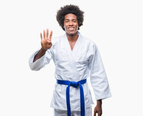 Afro Amerikansk Man Bär Karate Kimono Över Isolerade Bakgrund Visar — Stockfoto