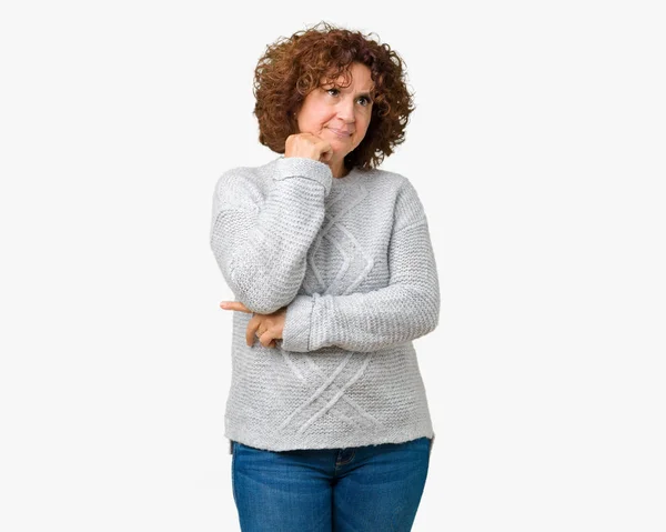 Hermosa Mujer Mediana Edad Ager Vistiendo Suéter Invierno Sobre Fondo — Foto de Stock