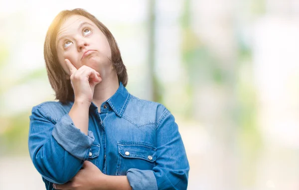 Junge Erwachsene Frau Mit Syndrom Denkt Über Frage Nach Nachdenklicher — Stockfoto