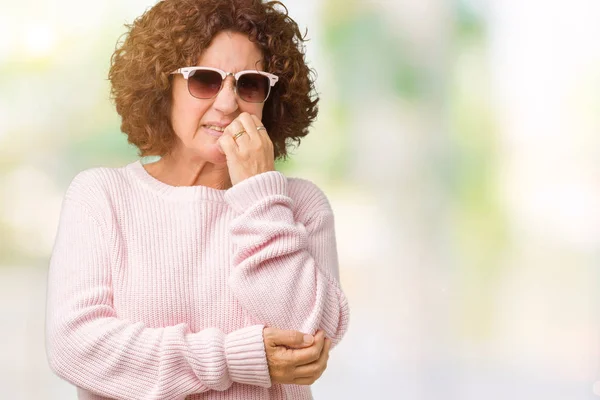 Belle Aînée Âge Moyen Portant Pull Rose Des Lunettes Soleil — Photo