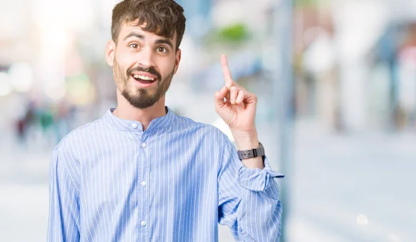 Jovem Homem Negócios Bonito Sobre Fundo Isolado Apontando Dedo Para — Fotografia de Stock