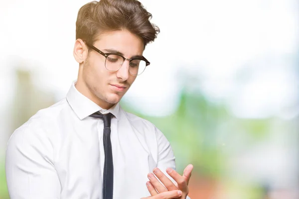 Joven Hombre Negocios Con Gafas Sobre Fondo Aislado Sufriendo Dolor —  Fotos de Stock