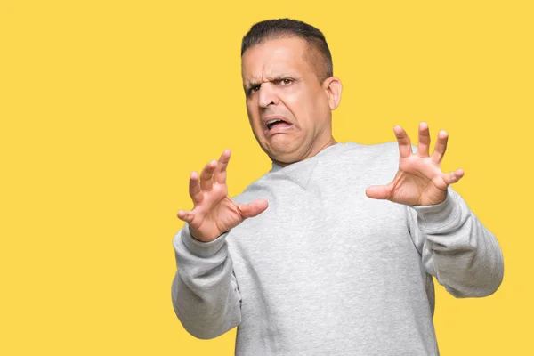 Hombre Árabe Mediana Edad Vistiendo Sudadera Deportiva Sobre Fondo Aislado —  Fotos de Stock