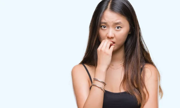 Jovem Mulher Asiática Sobre Fundo Isolado Olhando Estressado Nervoso Com — Fotografia de Stock