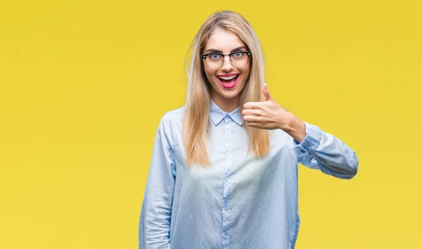 Joven Mujer Negocios Rubia Hermosa Con Gafas Sobre Fondo Aislado —  Fotos de Stock