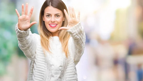 Joven Hermosa Mujer Suéter Blanco Casual Sobre Fondo Aislado Mostrando — Foto de Stock