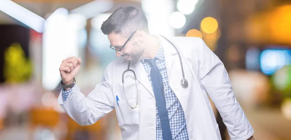 Guapo Joven Doctor Hombre Sobre Aislado Fondo Bailando Feliz Alegre —  Fotos de Stock