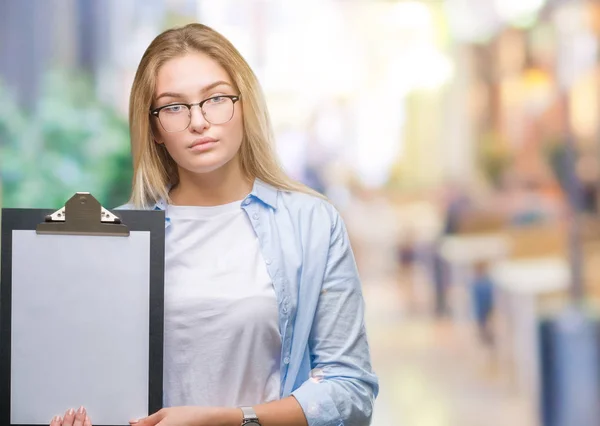 Giovane Donna Affari Caucasica Che Tiene Appunti Sfondo Isolato Con — Foto Stock