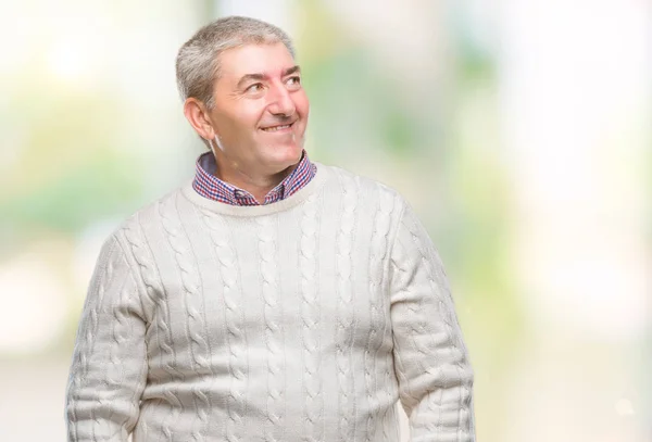 Hombre Mayor Guapo Con Suéter Invierno Sobre Fondo Aislado Mirando — Foto de Stock