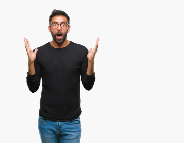 Vuxen Spansktalande Man Bär Glasögon Över Isolerade Bakgrund Firar Crazy — Stockfoto