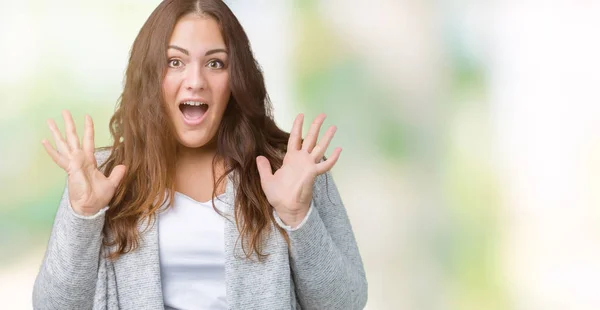 Mulher Bonita Size Jovem Usando Jaqueta Inverno Sobre Fundo Isolado — Fotografia de Stock