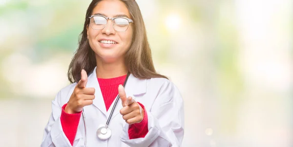 Jovem Árabe Médico Mulher Sobre Fundo Isolado Apontando Dedos Para — Fotografia de Stock