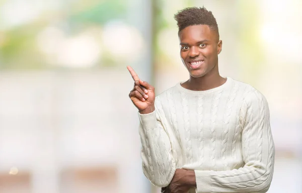 Jeune Homme Afro Américain Sur Fond Isolé Avec Grand Sourire — Photo