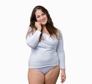 Artı boyutu genç overwight kadın güzel üzerinde beyaz iç çamaşırı giyiyor arka yüzünde mutlu ve güzel bir gülümseme ile izole. Şanslı kişi.