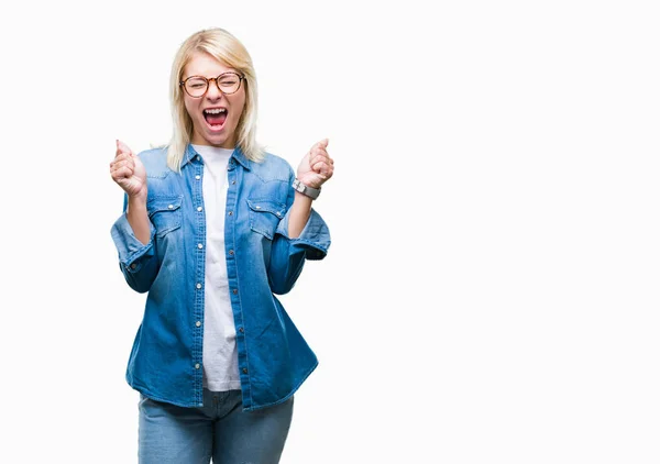 Joven Hermosa Mujer Rubia Con Gafas Sobre Fondo Aislado Emocionada —  Fotos de Stock