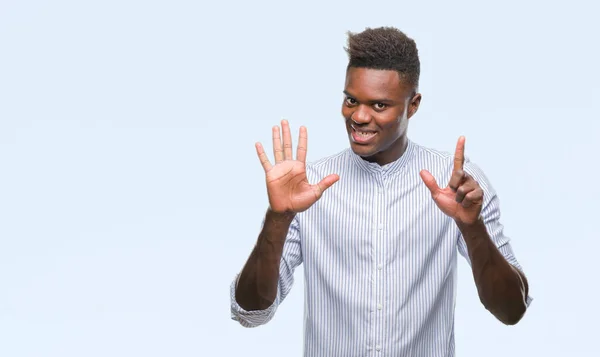 Joven Afroamericano Sobre Fondo Aislado Mostrando Apuntando Hacia Arriba Con — Foto de Stock