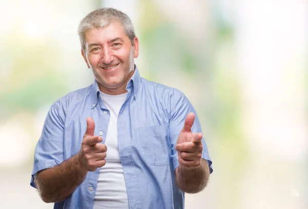 Красивый Пожилой Человек Изолированном Фоне Указывает Пальцем Камеру Счастливым Смешным — стоковое фото