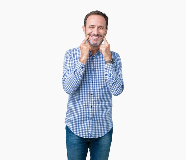 分離でハンサムな中年エレガントな年配の男性は 指を指すと 陽気な笑顔を強制口を開けて 笑顔をバック グラウンドします — ストック写真