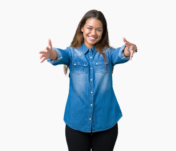 Mulher Morena Bonita Nova Vestindo Camisa Jeans Azul Sobre Fundo — Fotografia de Stock