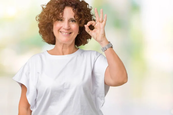 Hermosa Mujer Mediana Edad Ager Vistiendo Camiseta Blanca Sobre Fondo —  Fotos de Stock