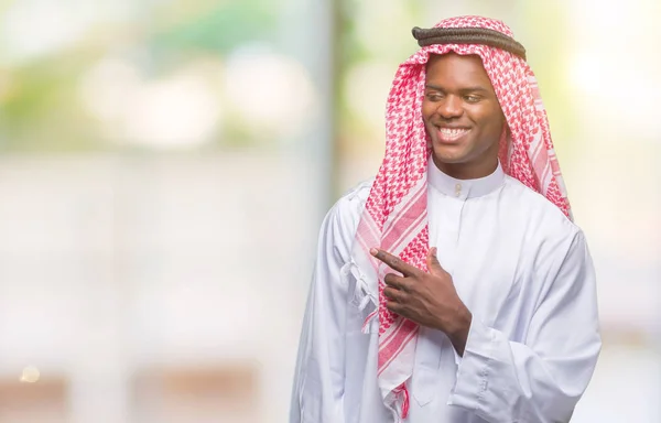 Young Arabic African Man Wearing Traditional Keffiyeh Isolated Background Cheerful — Stock Photo, Image